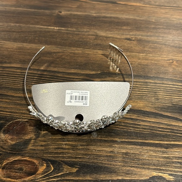 Adrene rhinestone tiara - Picture 4 of 5